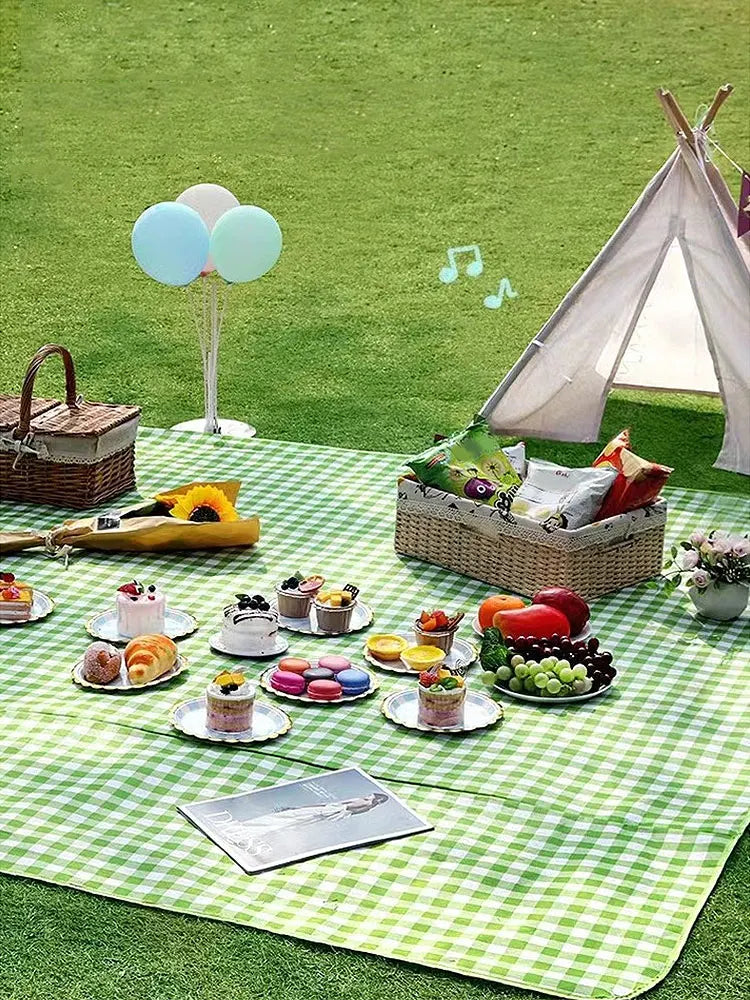 Portable Waterproof Picnic Blanket Comfortable All Weather Outdoor Mat for Beach Park Concert Festival Camping and Lounge